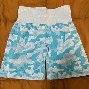 NVGTN Caribbean camp seamless shorts
